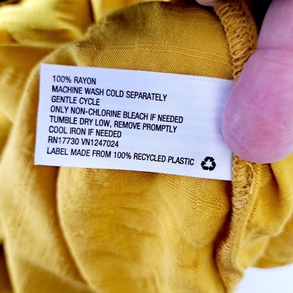 Universal Thread Comet Gold 100% Rayon Basic Flowy Blouse - Picture 7 of 9
